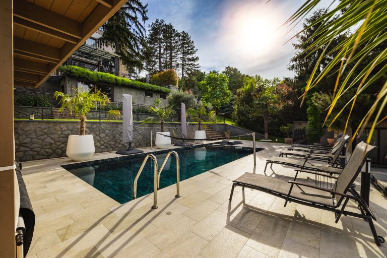 Bazen lux villa ns
